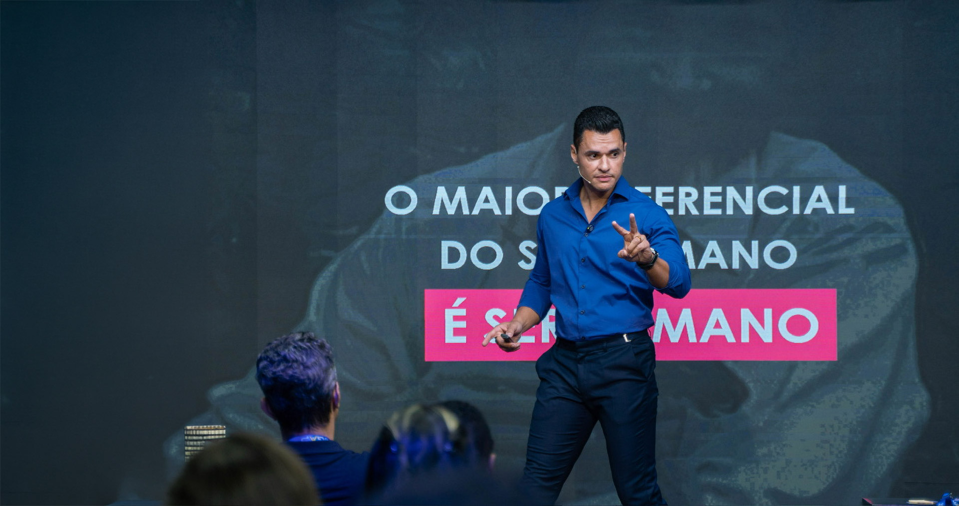 Leandro Figueiredo palestrando